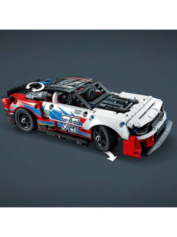 LEGO® Technic NASCAR® Yeni Nesil Chevrolet Camaro ZL1 (42153) - Görsel 3