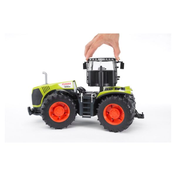 Bruder Claas Xerıon 5000 Traktör BR03015 - Görsel 5