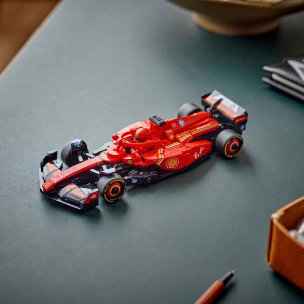 LEGO Speed Champions Ferrari SF-24 F1 Yarış Arabası 77242 - 10 Yaş ve Üzeri Çocuklar için Yarış Arabası ve Sürücü Minifigürü İçeren Yaratıcı Oyuncak Yapım Seti (275 Parça) - Görsel 8