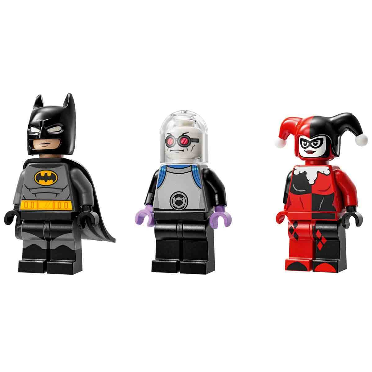 LEGO® Batman™: The Animated Series™ Batmobile™ – Batman™, Harley Quinn™ ve Mr. Freeze™’e Karşı 76274 - Görsel 4